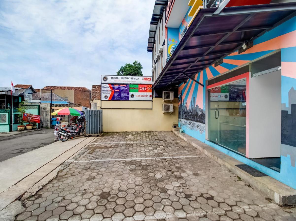 OYO 3750 Elder Guest House Bandung Exterior foto